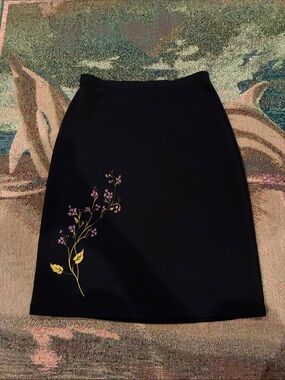vintage 90s/Y2K Express floral embroidered black skirt